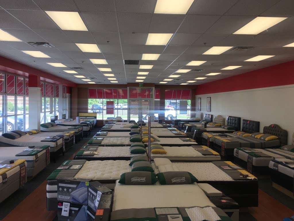 Mattress Firm Algonquin Commons | 1600 S Randall Rd Unit 26, Algonquin, IL 60102, USA | Phone: (847) 658-1722