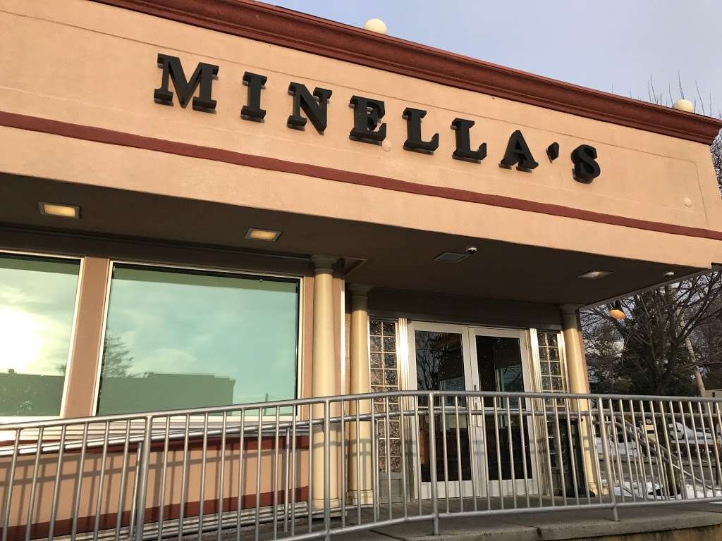 Minellas Diner | 320 Lancaster Ave, Wayne, PA 19087, USA | Phone: (610) 687-1575