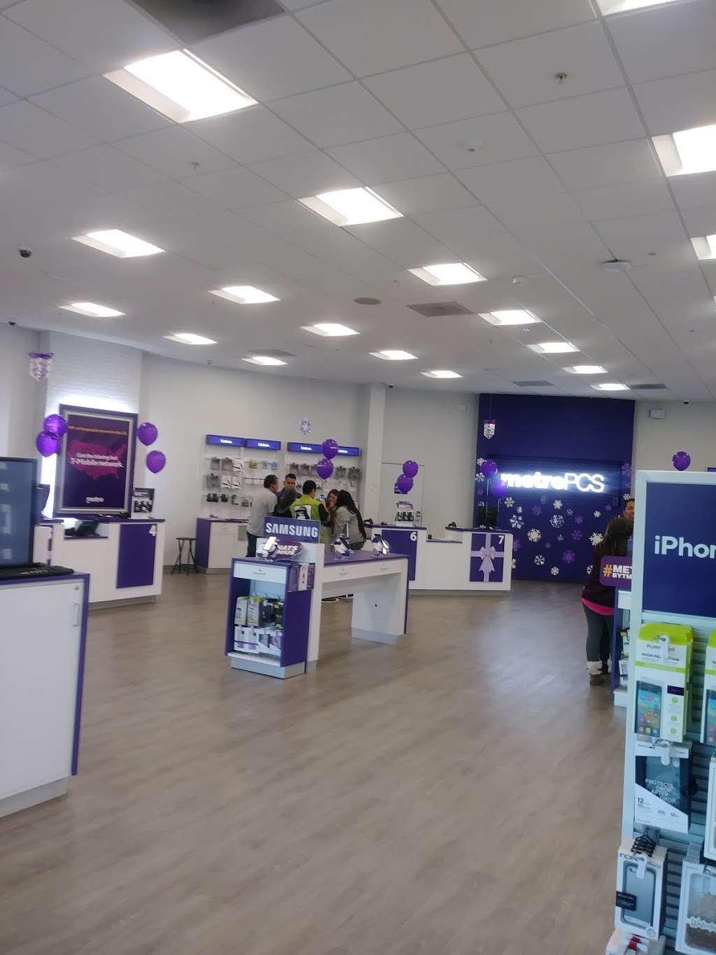 Metro by T-Mobile | 3703 N. Peck Rd Unit #D, El Monte, CA 91731, USA | Phone: (714) 730-2864