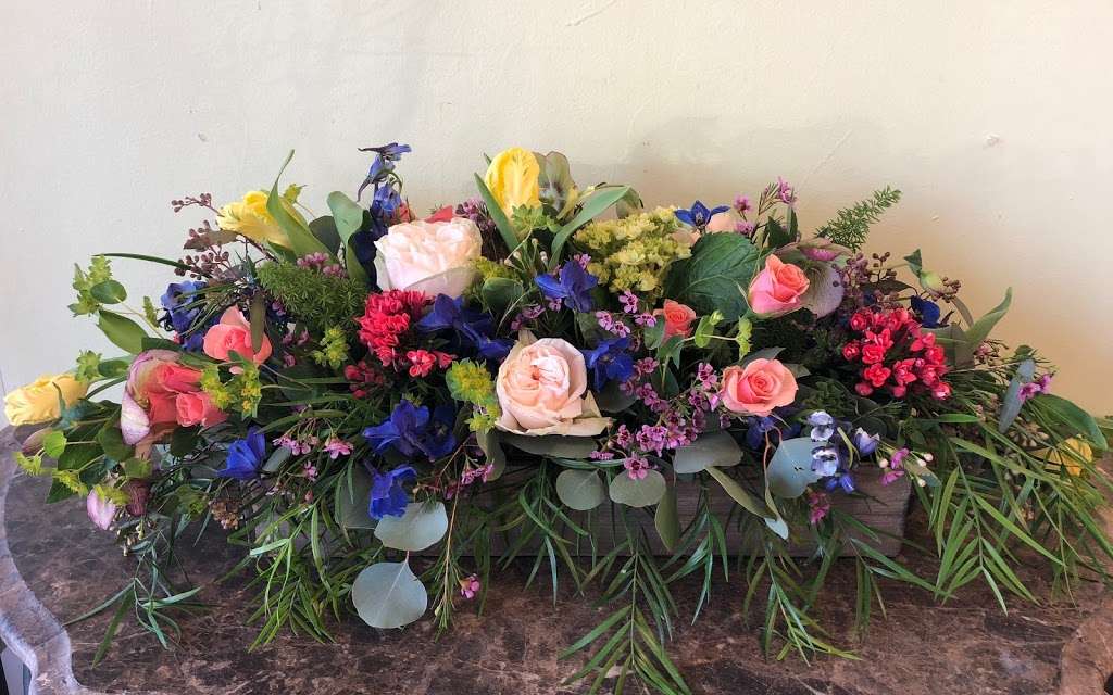 Deltona Stetson Flowers / Simply Roses Florist | 2051 Saxon Blvd, Deltona, FL 32725, USA | Phone: (386) 532-8880