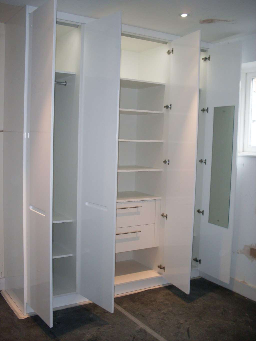 FITTED WARDROBES KENT | 8 Burlings Ln, Knockholt, Sevenoaks TN14 7PB, UK | Phone: 01959 533744