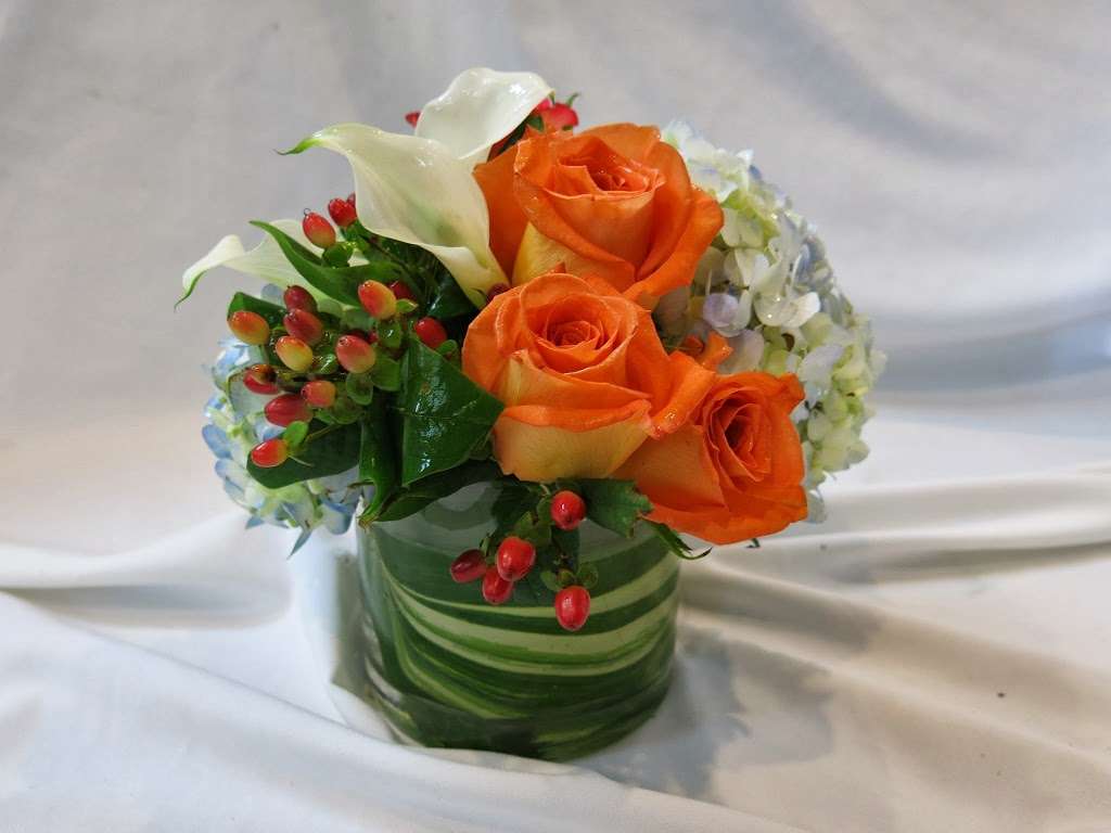 Floral Fantasy | 979 Central St, Stoughton, MA 02072, USA | Phone: (781) 297-9888