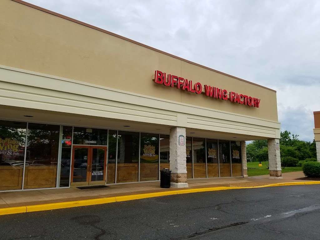 Buffalo Wing Factory in 43761 Parkhurst Plaza 100, Ashburn, VA 20147, USA