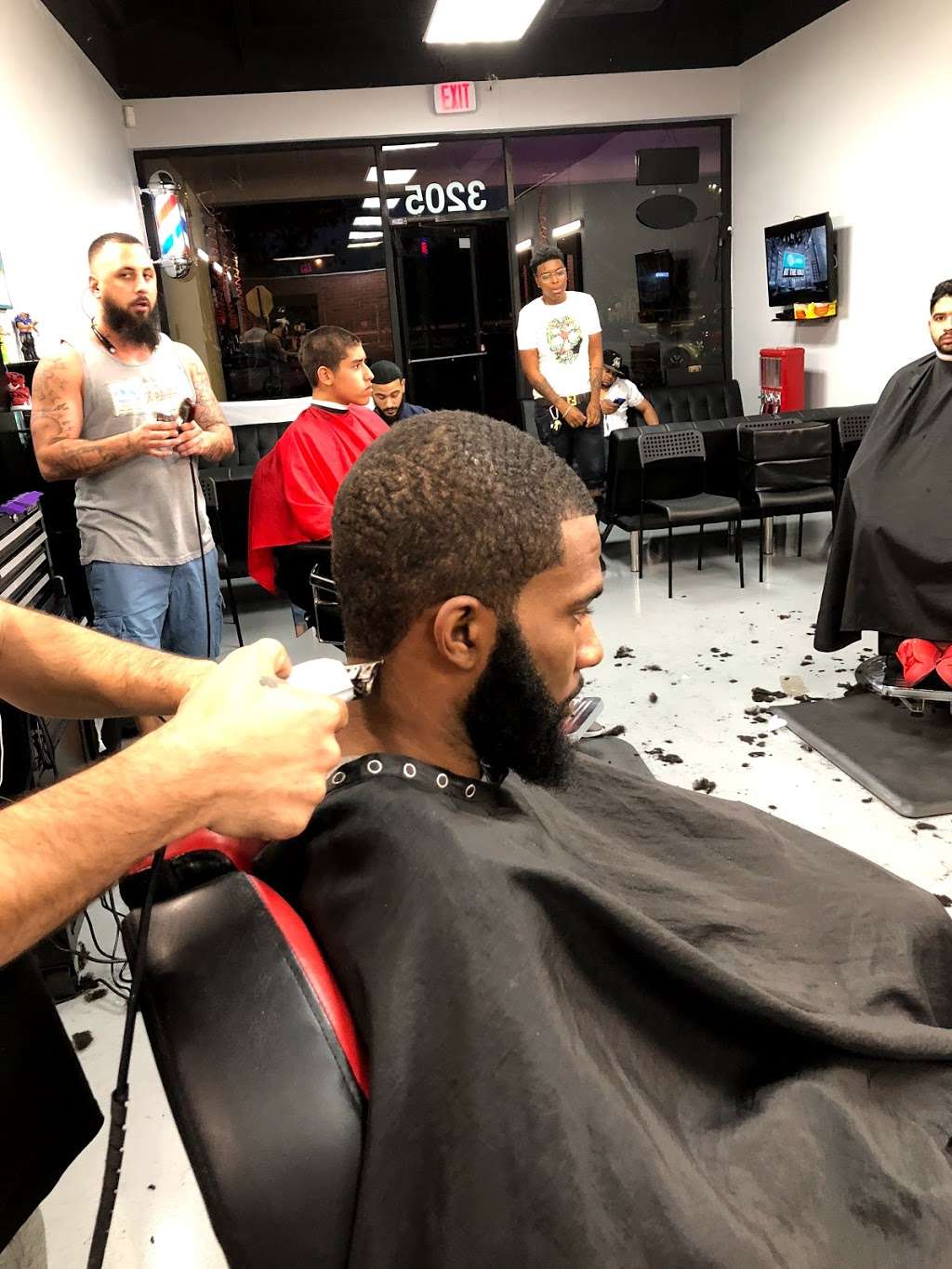 Final Cut Barber Shop | 3205 FL-7, Margate, FL 33063 | Phone: (954) 702-8328