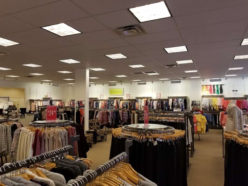 Christopher & Banks Outlet | 35 S Willowdale Dr #312, Lancaster, PA 17602, USA | Phone: (717) 299-7334