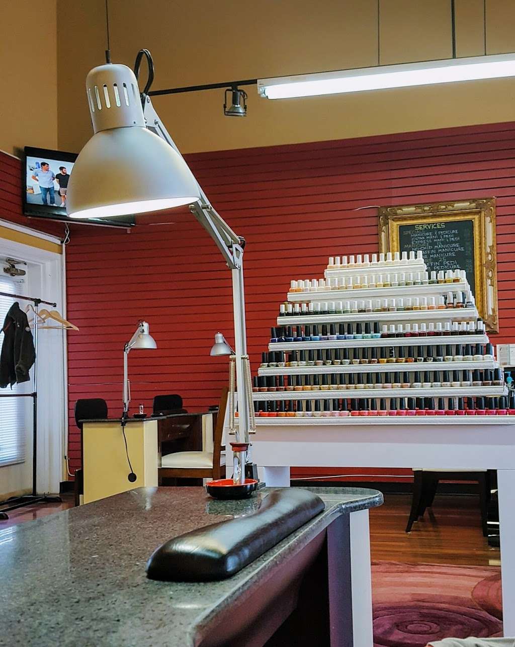 Red 6 Nails Salon | 3510 Milwaukee Ave, Northbrook, IL 60062, USA | Phone: (847) 813-5244