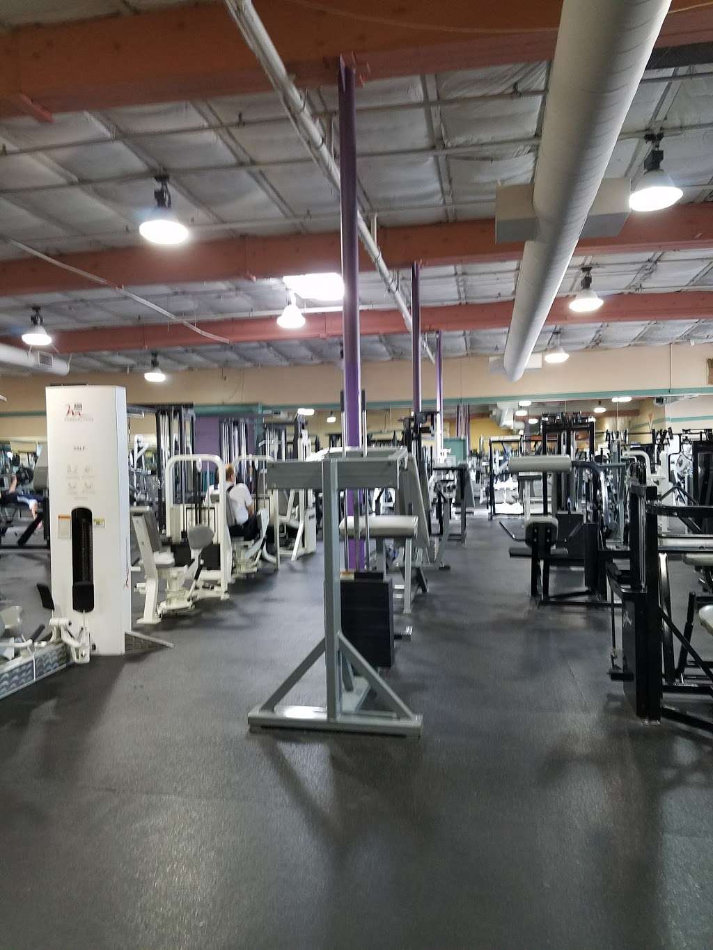 24 Hour Fitness | 1650 Industrial Rd, San Carlos, CA 94070, USA | Phone: (650) 595-3000