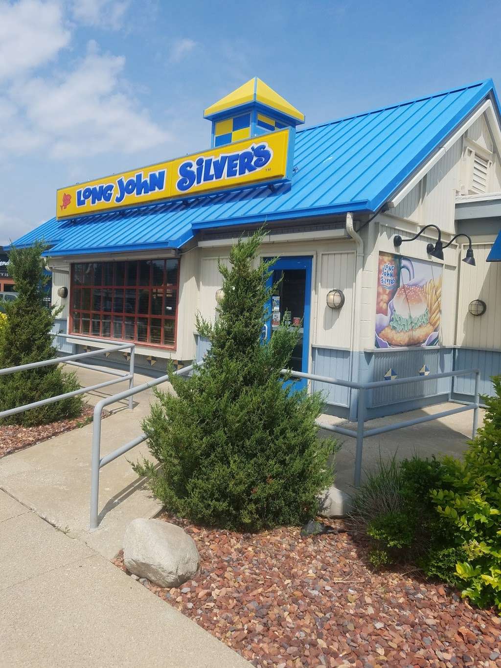 Long John Silvers | 3446 Central Ave, Lake Station, IN 46405 | Phone: (219) 962-7336