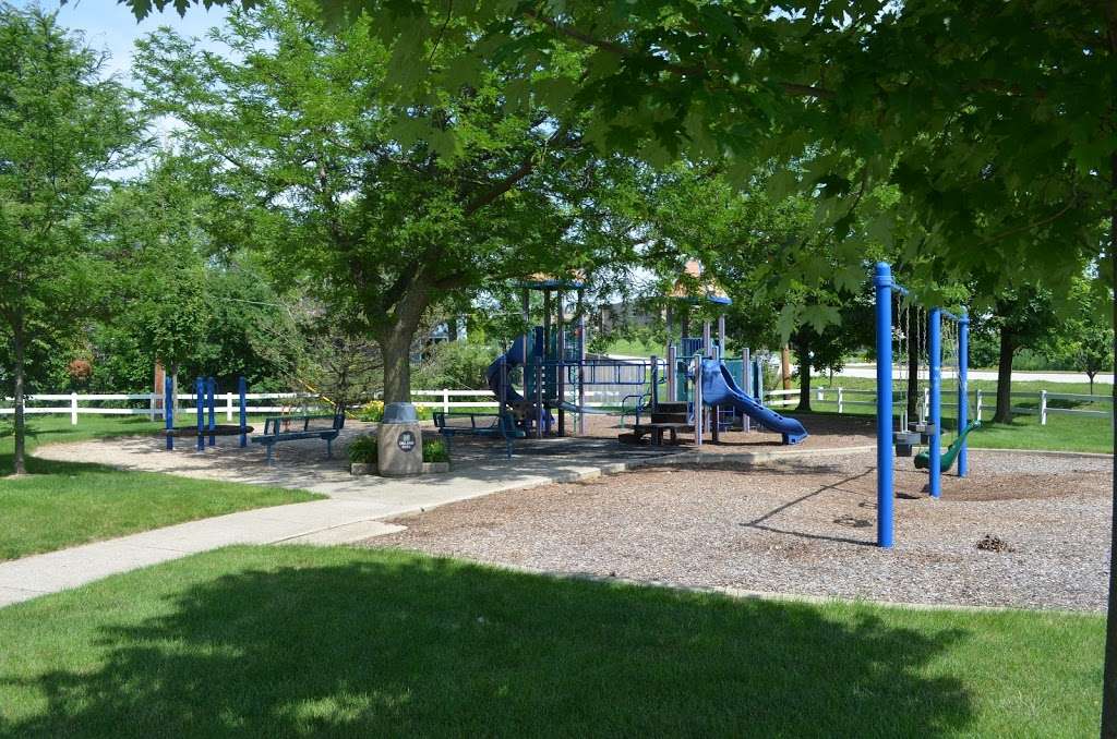 Bill Young Park | 15251 Huntington Ct, Orland Park, IL 60462 | Phone: (708) 403-6219