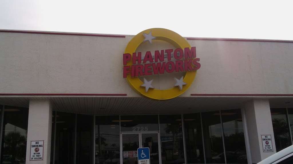 Phantom Fireworks of Cocoa | 2725 West King Street, FL-520, Cocoa, FL 32926, USA | Phone: (321) 631-3611