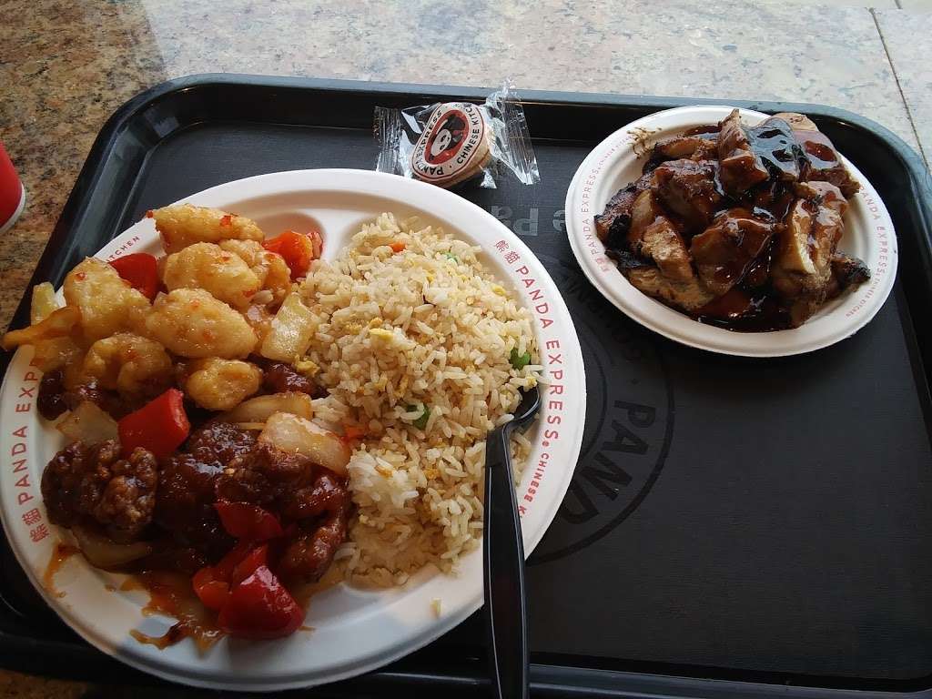 Panda Express | 3606 S 27th St, Milwaukee, WI 53221, USA | Phone: (414) 282-6168