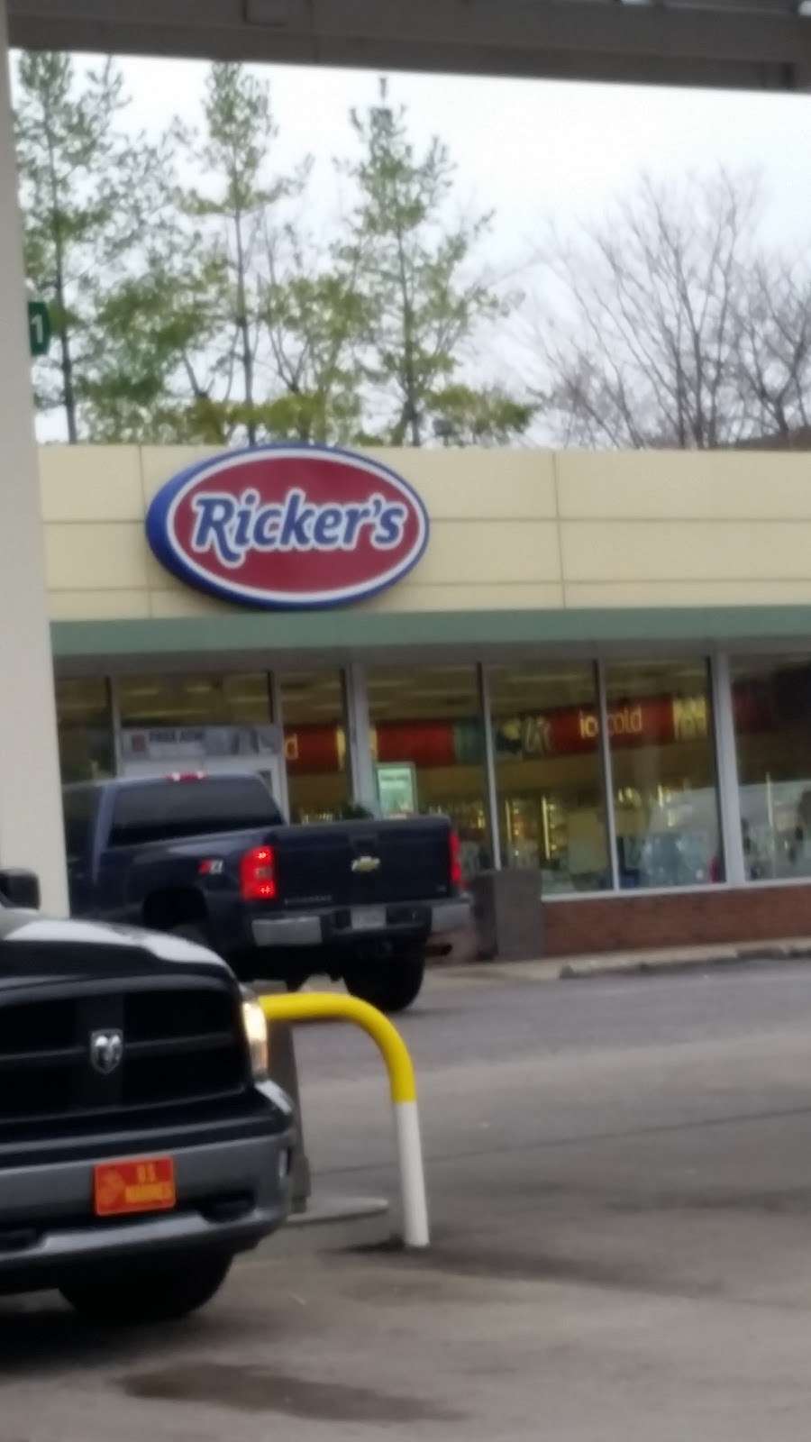 Rickers | 5061 E Washington St, Indianapolis, IN 46201, USA | Phone: (317) 351-1944