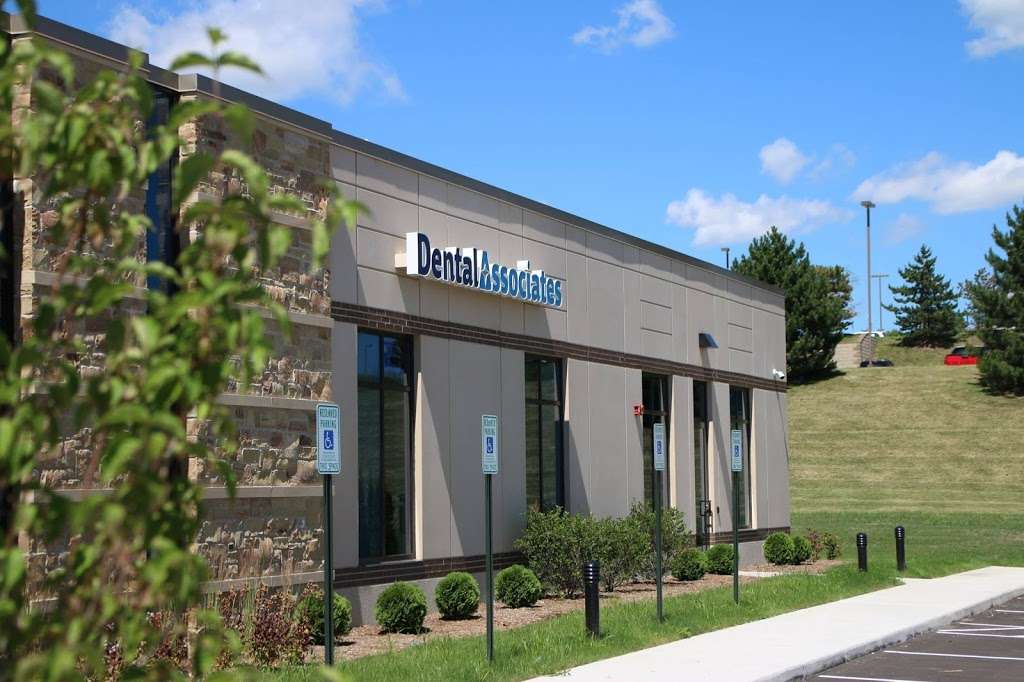 Dental Associates | 1211 Dolphin Ct, Waukesha, WI 53186, USA | Phone: (262) 436-3363