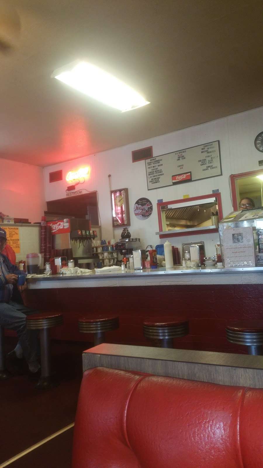 Johns Diner | 117 W Washington St, Alexandria, IN 46001, USA | Phone: (765) 724-9188