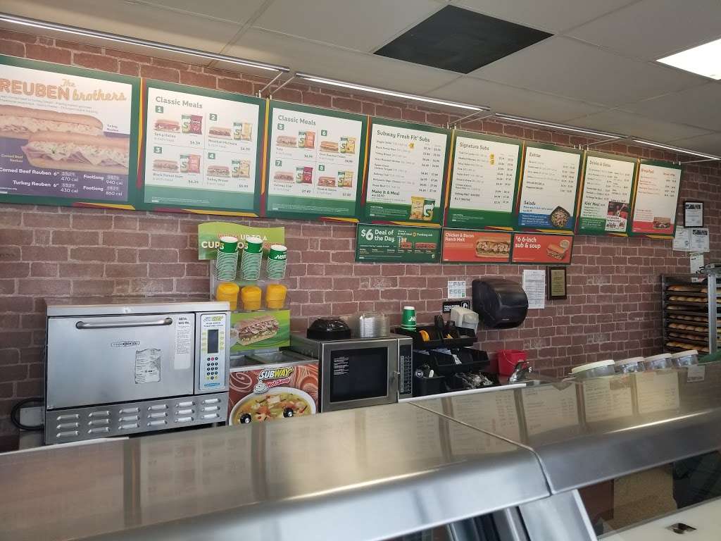 Subway Restaurants | 10904 Scarsdale Blvd Suite 180 Scarsdale Village SC, Houston, TX 77089, USA | Phone: (281) 484-7223