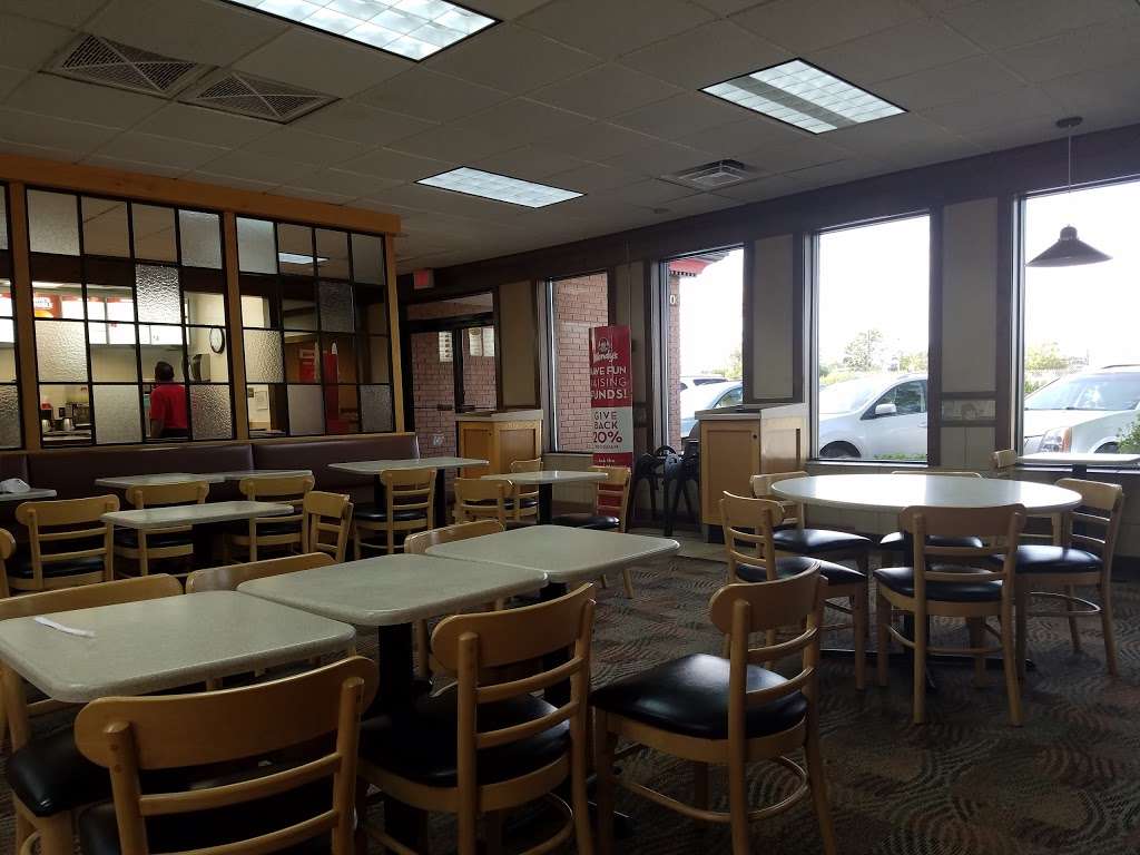 Wendys | 9053 South 13th Street, Oak Creek, WI 53154, USA | Phone: (414) 764-6850