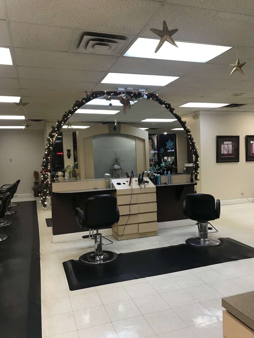 Mitchell Christopher Salon | 26W223 Geneva Rd, Wheaton, IL 60187, USA | Phone: (630) 462-0001