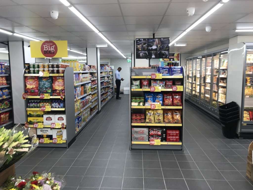 Budgens slade green Erith | 192-182 Rainbow Rd, Erith DA8 2EQ, UK