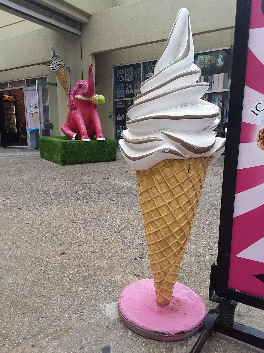 Pink Elephant Espresso Bar | STE#2, 801 Ocean Front Walk, Venice, CA 90291, USA | Phone: (424) 744-8336