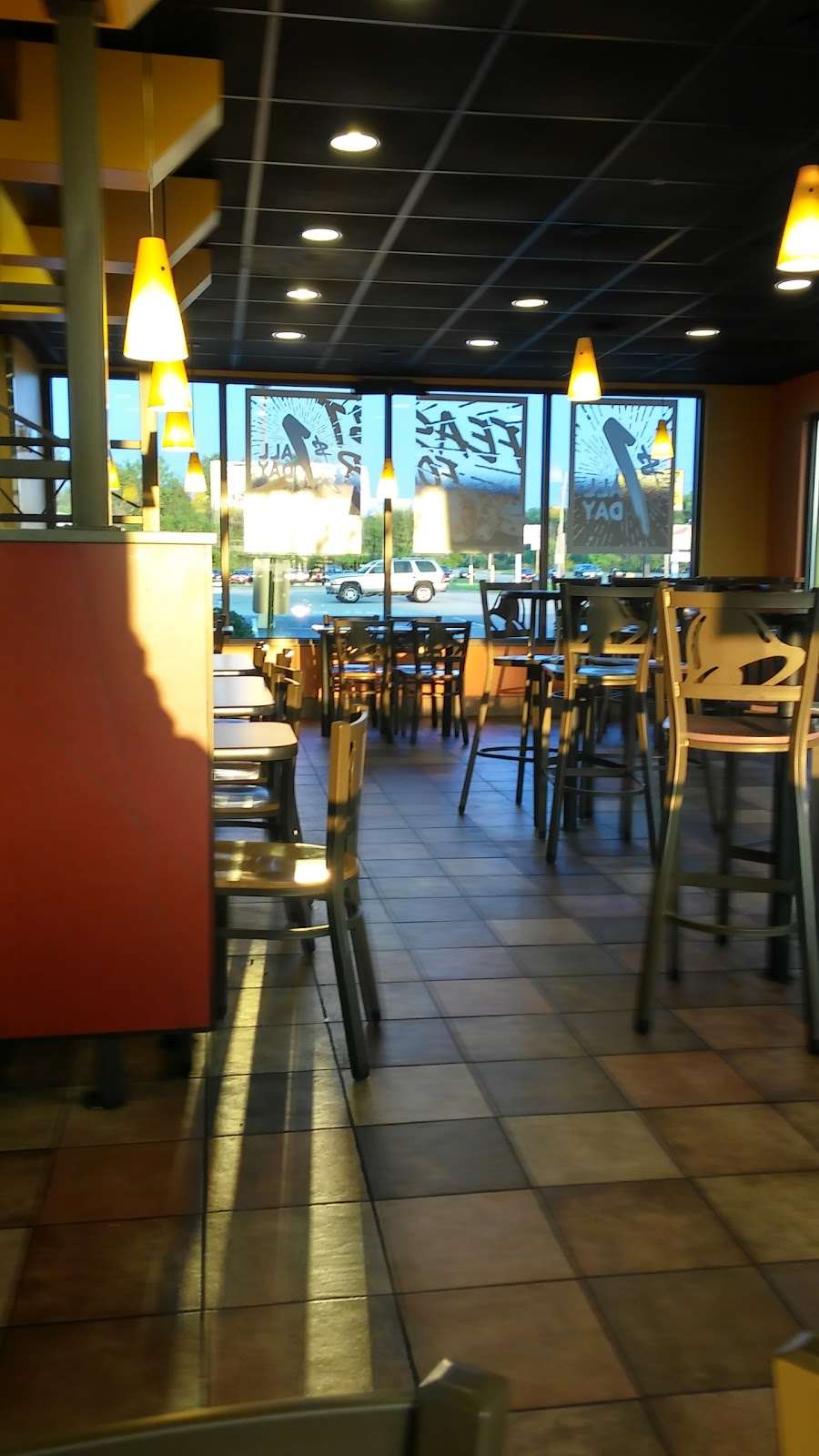 Taco Bell | 8476 E Ridge Rd, Hobart, IN 46342, USA | Phone: (219) 962-4182