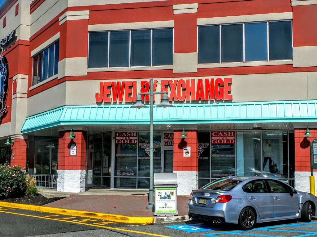 Edgewater Jewelry Exchange | Photo 2 of 8 | Address: 515 River Rd, Edgewater, NJ 07020, USA | Phone: (201) 941-3041