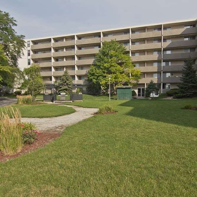 Park Towers Apartments | 3905 Tower Dr, Richton Park, IL 60471 | Phone: (844) 668-9943