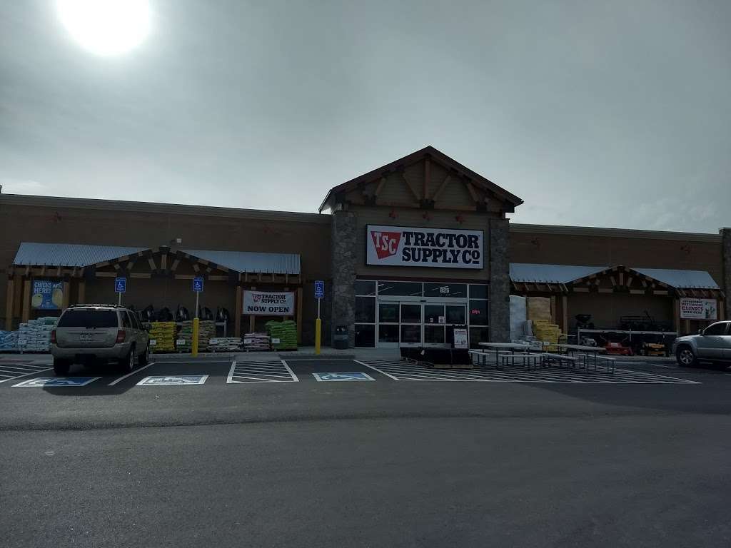 Tractor Supply Co. | 825 North, US-287, Lafayette, CO 80026, USA | Phone: (303) 665-3050