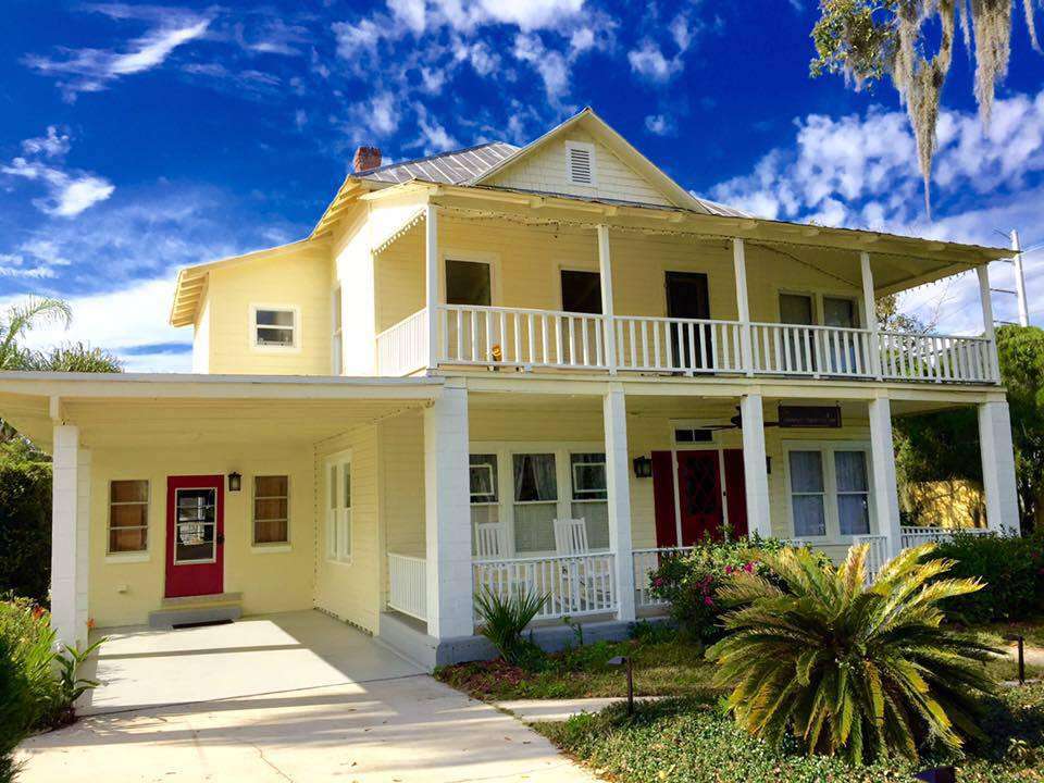 The Wayward Travelers Inn | 2398 N Singleton Ave, Mims, FL 32754, USA | Phone: (321) 348-7872