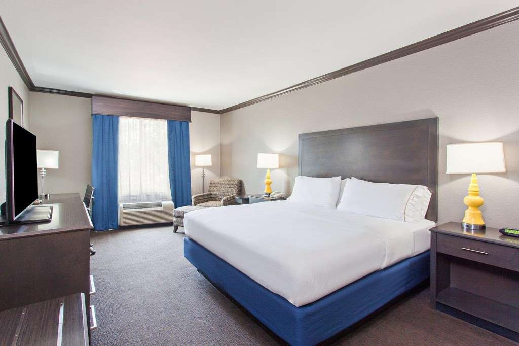 Holiday Inn Express & Suites Wharton | 10247 US-59, Wharton, TX 77488, USA | Phone: (979) 282-8300