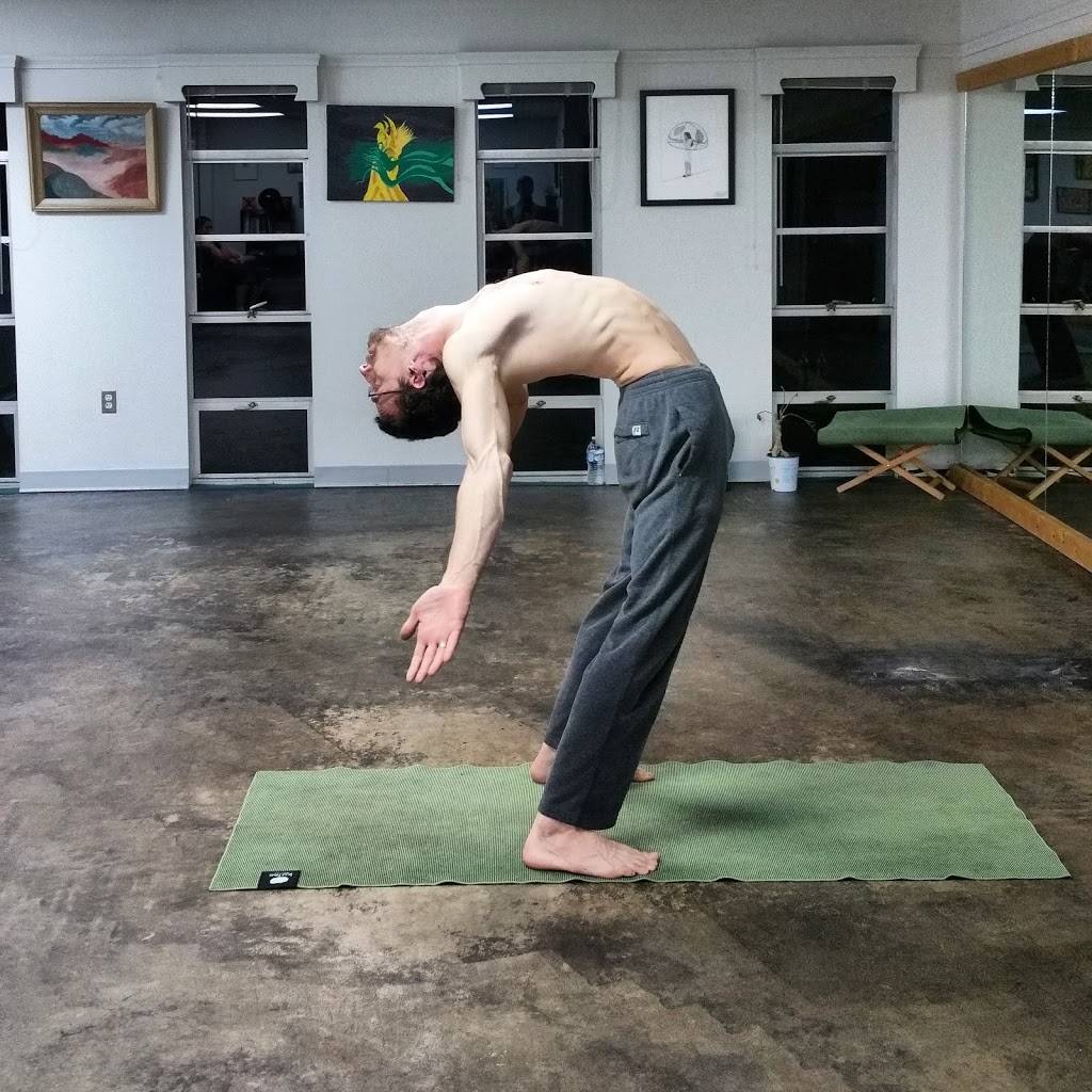 Array Yoga Studio / Lionflow Yoga HQ | 1022 Harbrook Dr, New Albany, IN 47150, USA | Phone: (812) 207-1192