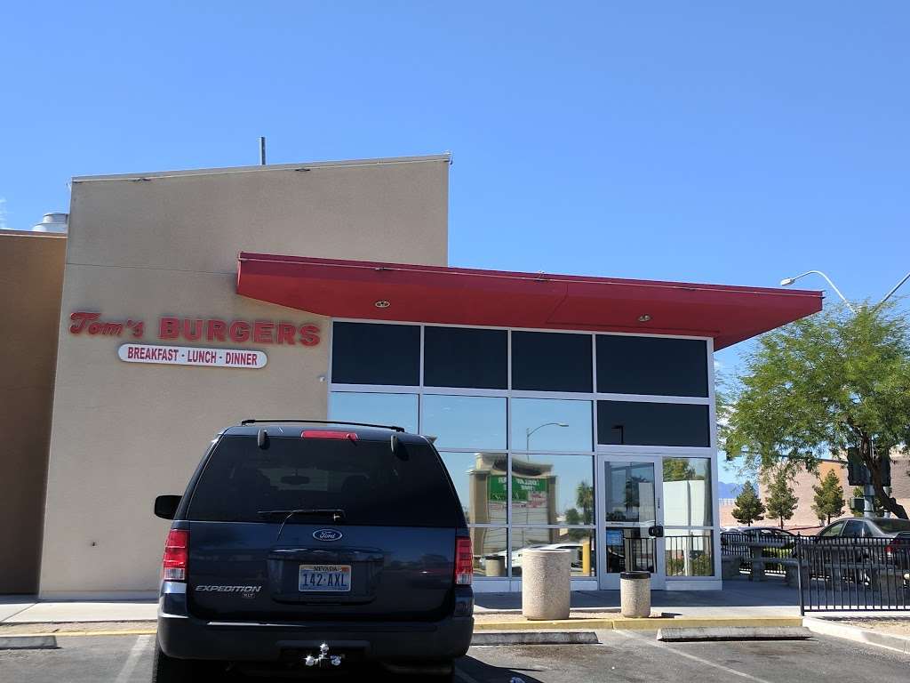 Toms Burgers | 2893 W Lake Mead Blvd, North Las Vegas, NV 89032, USA | Phone: (702) 645-8667