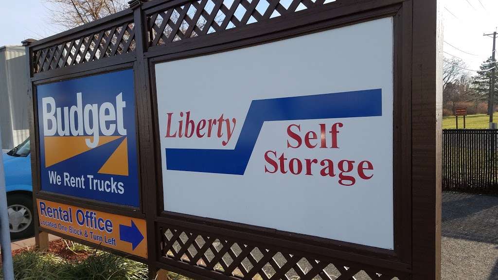 Liberty Self Storage Jersey City | 302 Morris Pesin Dr, Jersey City, NJ 07305, USA | Phone: (201) 451-6939