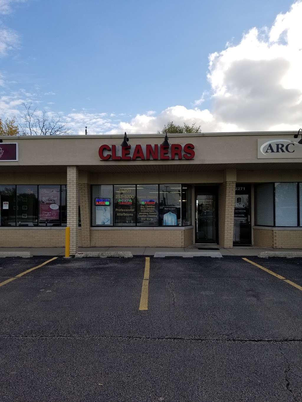 Lemont Cleaners | 12269 Walker Rd, Lemont, IL 60439 | Phone: (630) 257-5700