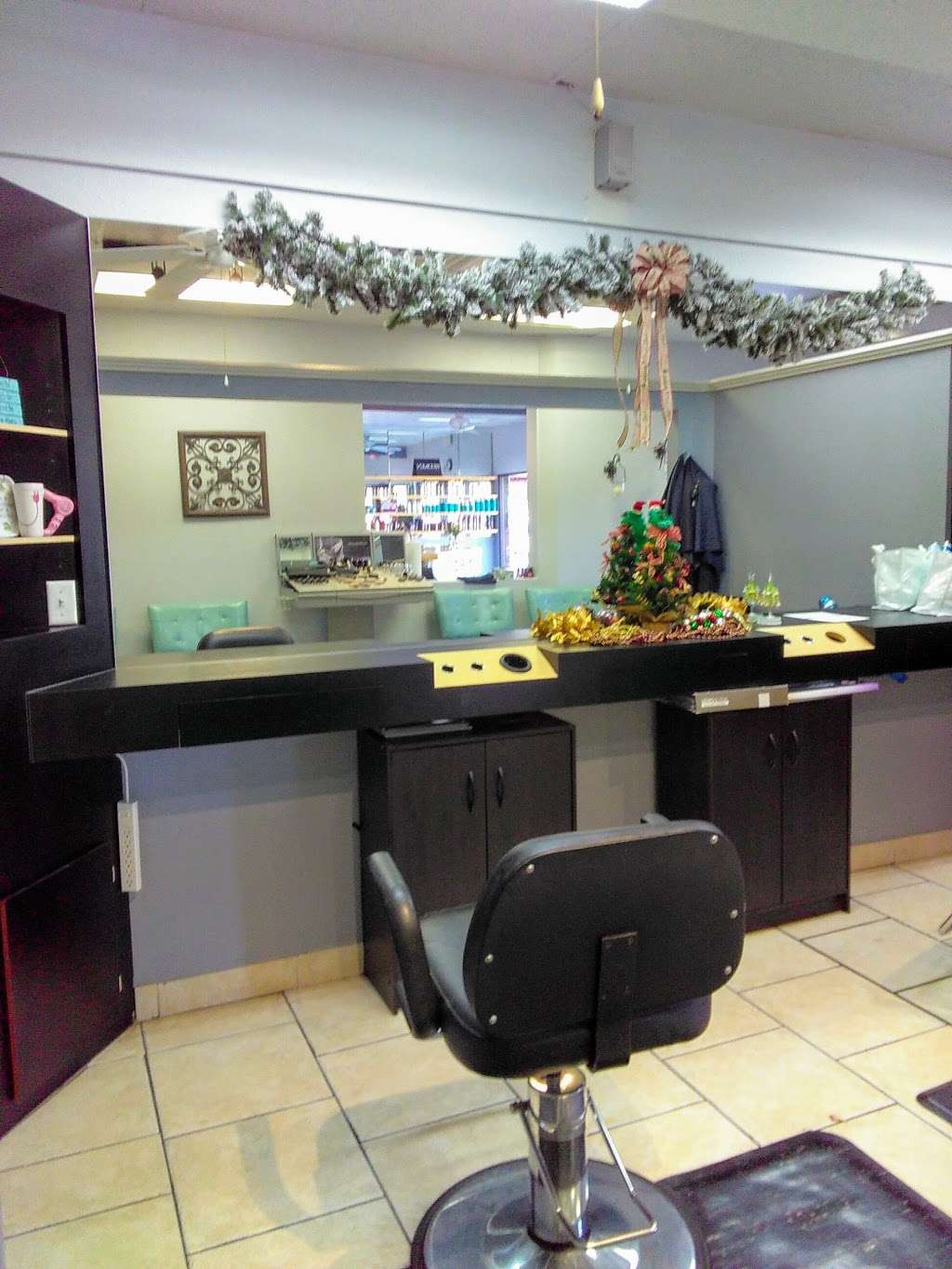 Hair Attractions | 1245 W Baseline Rd # 108, Mesa, AZ 85202 | Phone: (480) 897-8999