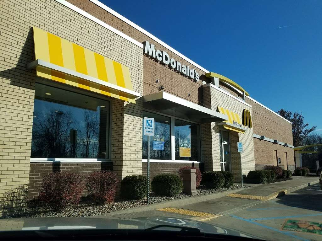 McDonalds | 609 W Main St, Plainfield, IN 46168, USA | Phone: (317) 838-8982
