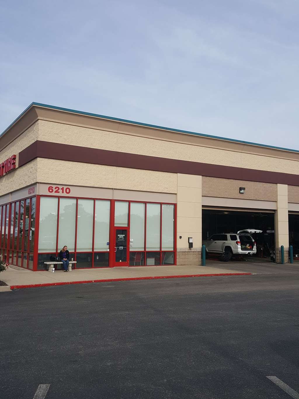 Discount Tire | 6210 W McGalliard Rd, Muncie, IN 47304, USA | Phone: (765) 288-2048