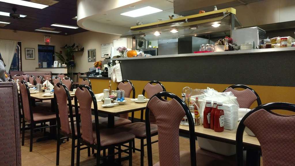 Town & Country | 1675 S Eastwood Dr, Woodstock, IL 60098, USA | Phone: (815) 334-0486