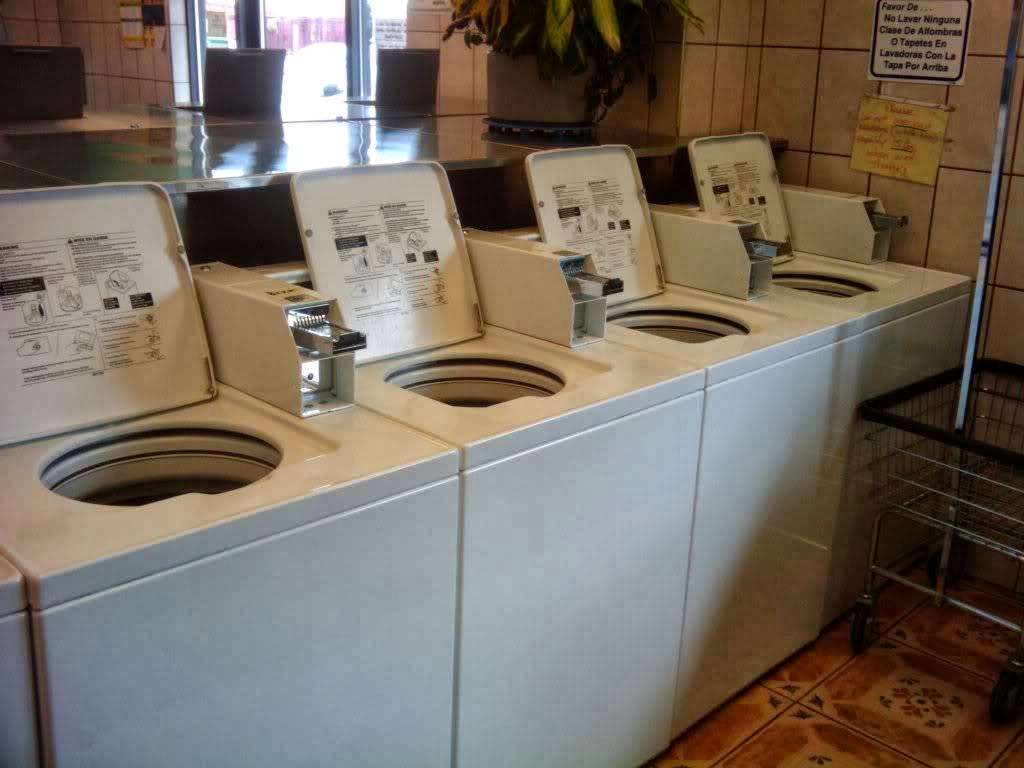 Crazy Bubbles Laundromat | 5141 S Archer Ave, Chicago, IL 60632, USA | Phone: (773) 498-3366