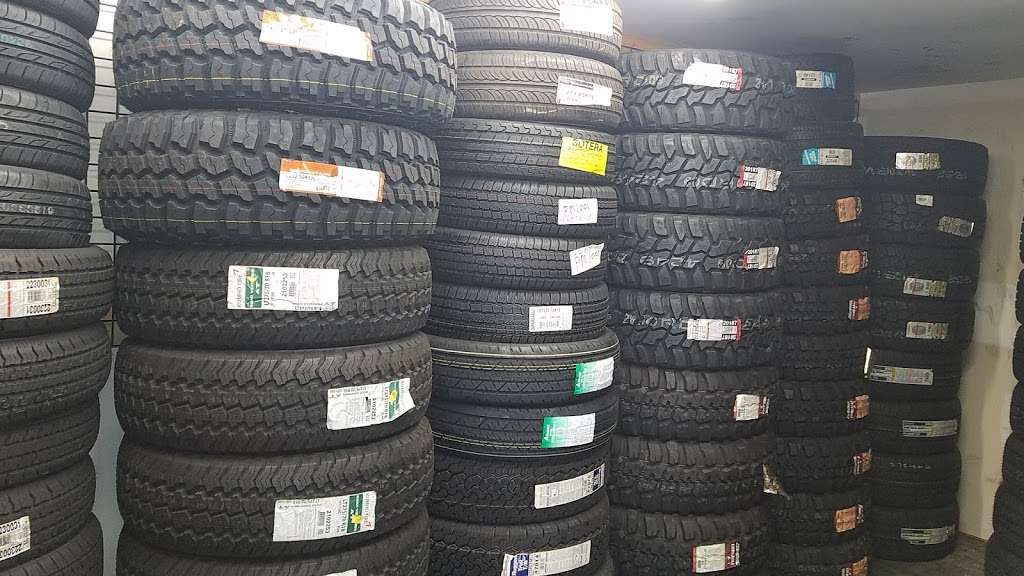 Brodheadsville Bargain Barn Tire Sales | 2072-, 2076 US-209, Brodheadsville, PA 18322, USA | Phone: (570) 656-0053