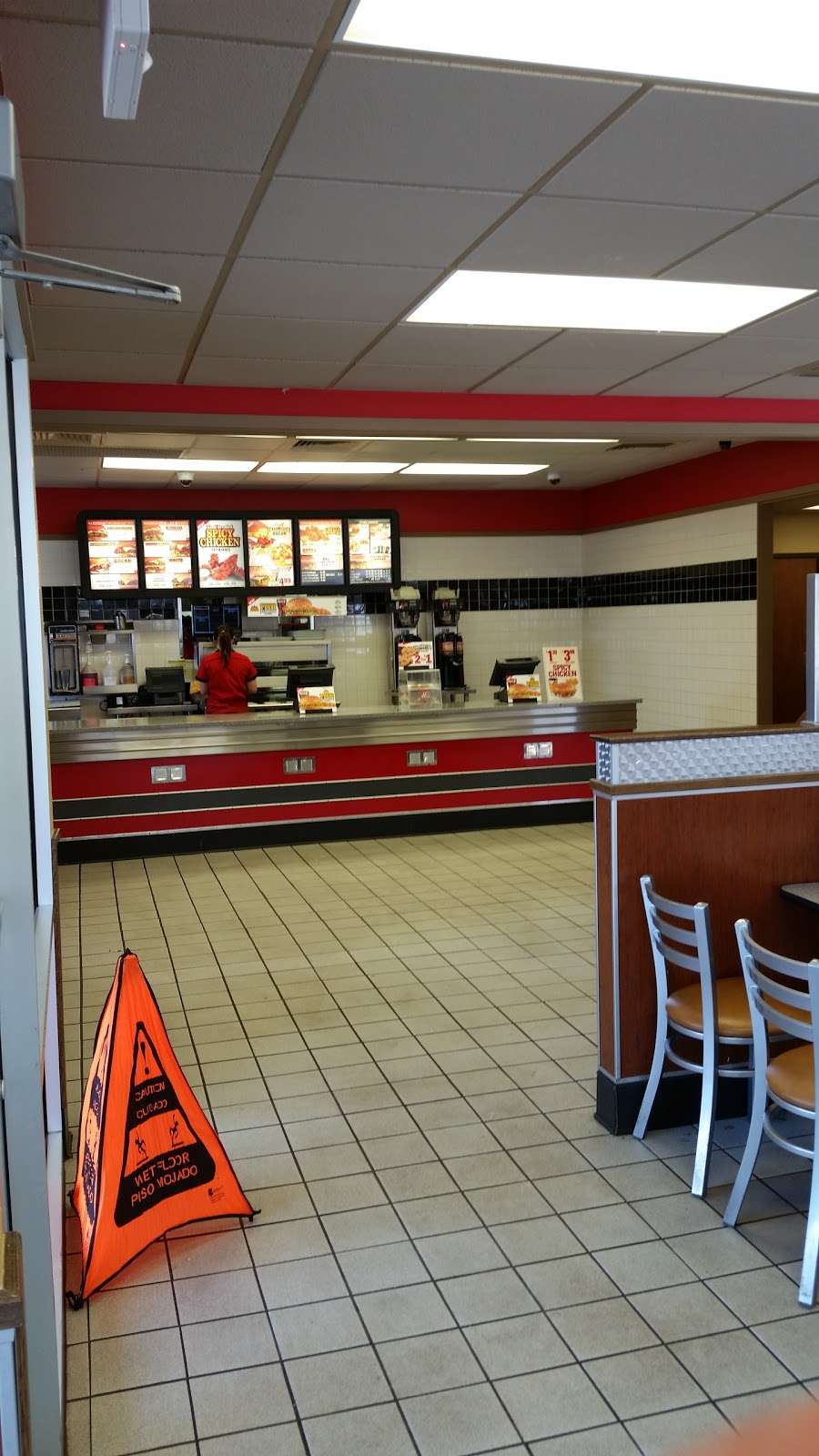 Hardees | 401 N Broadway St, Oak Grove, MO 64075, USA | Phone: (816) 690-6692