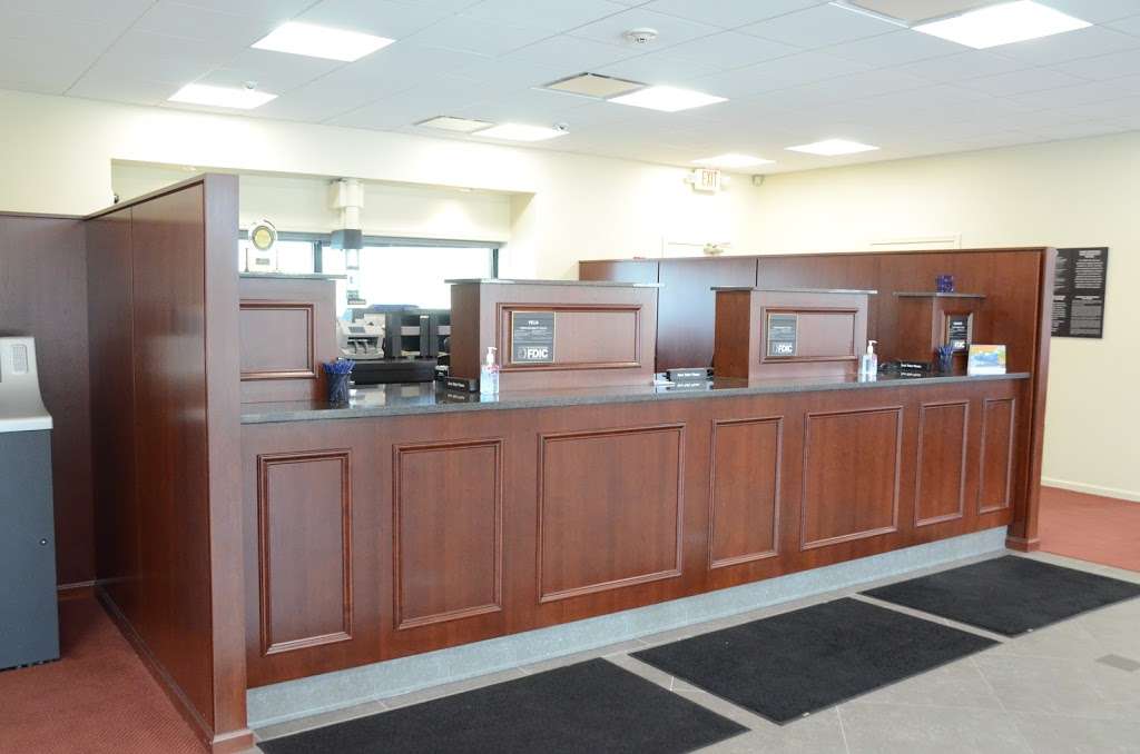 Lemont Bank & Trust | 12400 Archer Ave, Lemont, IL 60439 | Phone: (630) 243-2000