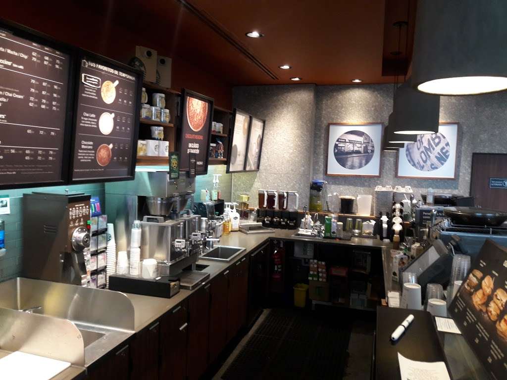 Starbucks | Blvd. Gral. Abelardo L. Rodríguez, Aeropuerto Abelardo L. Rodriguez, 22404 Tijuana, B.C., Mexico | Phone: 800 288 0888