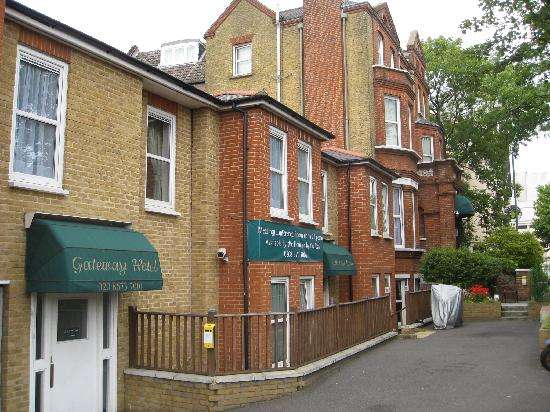 The Gateway Hotel | 14 Balham Hill, London SW12 9EB, UK | Phone: 020 8673 7001