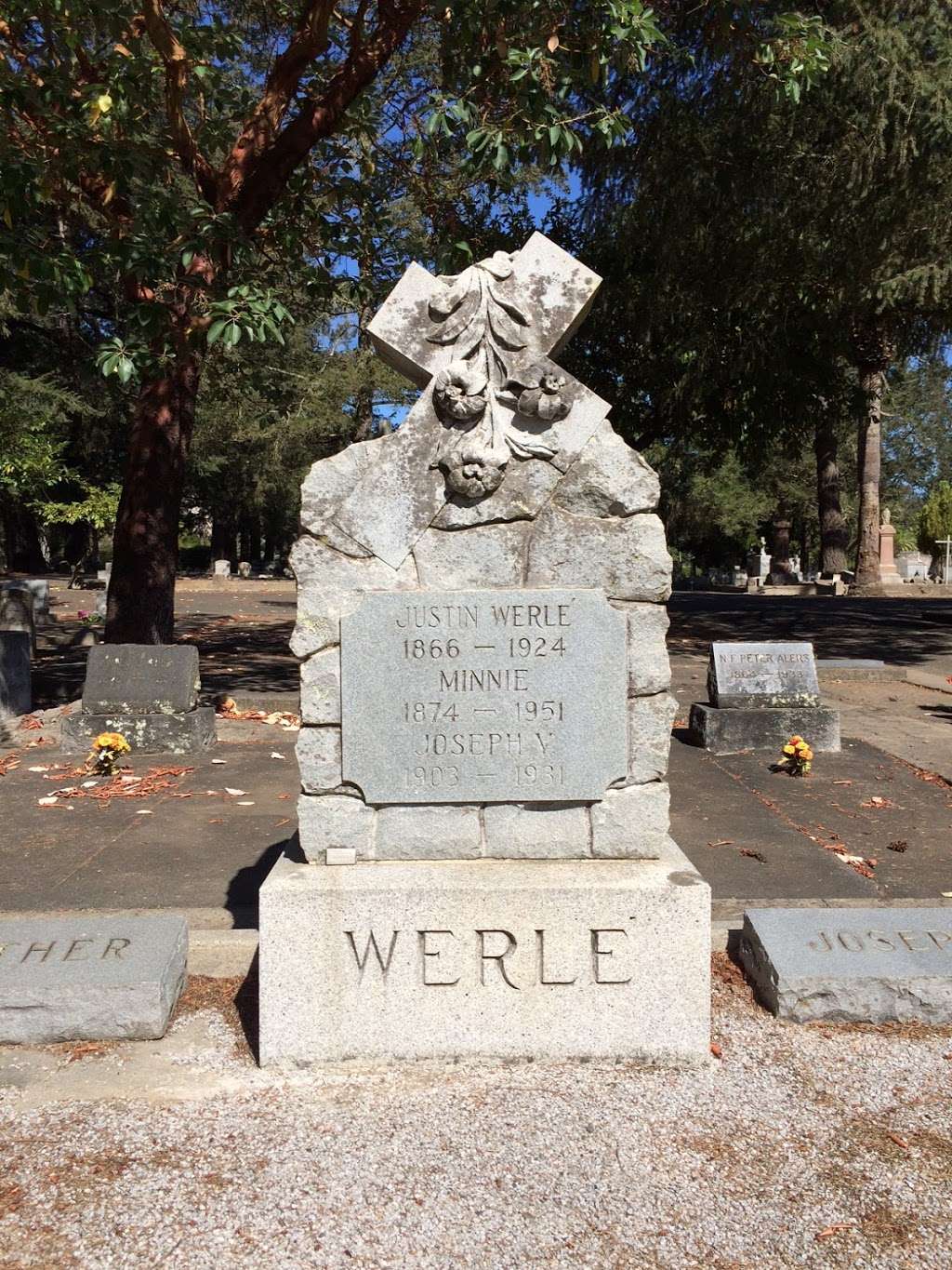 Holy Cross Catholic Cemetery | 2121 Spring St, St Helena, CA 94574, USA | Phone: (707) 963-1703