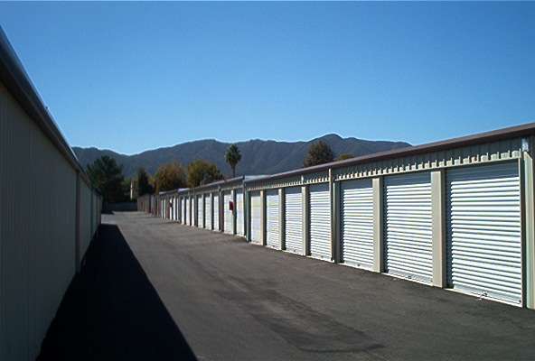 Machado Storage | 16401 Lakeshore Dr, Lake Elsinore, CA 92530, USA | Phone: (951) 674-1601