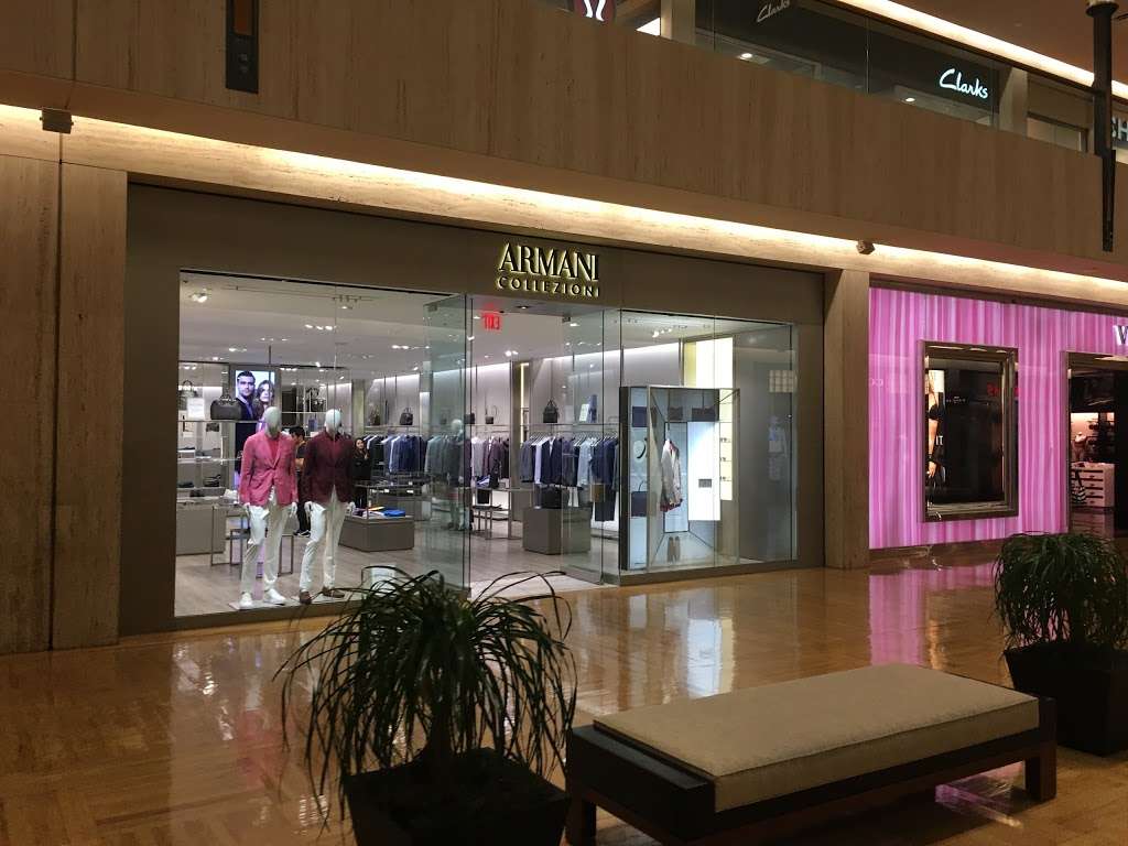 Armani Collezioni | 2171 Northbrook Ct, Northbrook, IL 60062, USA | Phone: (224) 501-7007