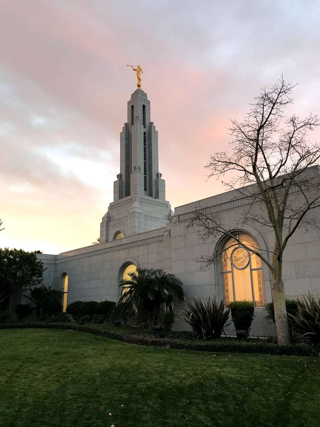 Redlands California Temple | 1761 5th Ave, Redlands, CA 92374, USA | Phone: (909) 389-7369