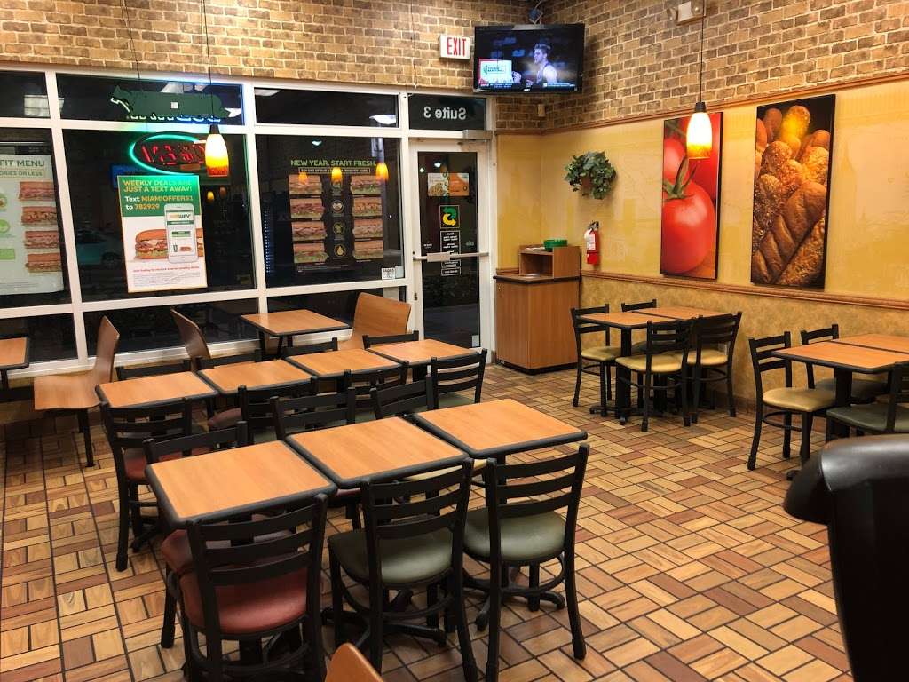 Subway Sandwich Shop | 10505 NW 112th Ave #3, Medley, FL 33178, USA | Phone: (305) 887-2696