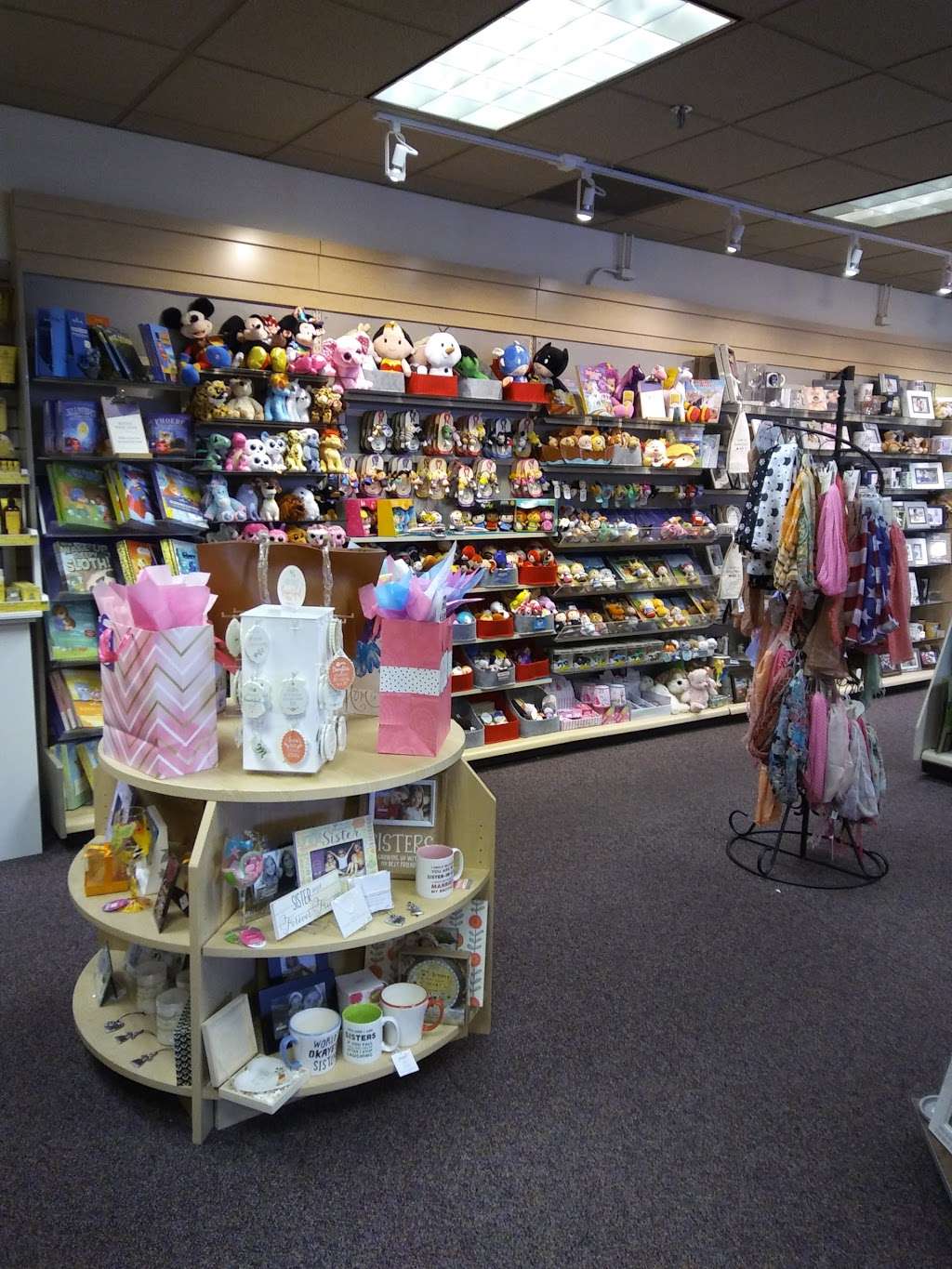 Katies Hallmark Shop | 10730 S Cicero Ave #5, Oak Lawn, IL 60453, USA | Phone: (708) 425-0552