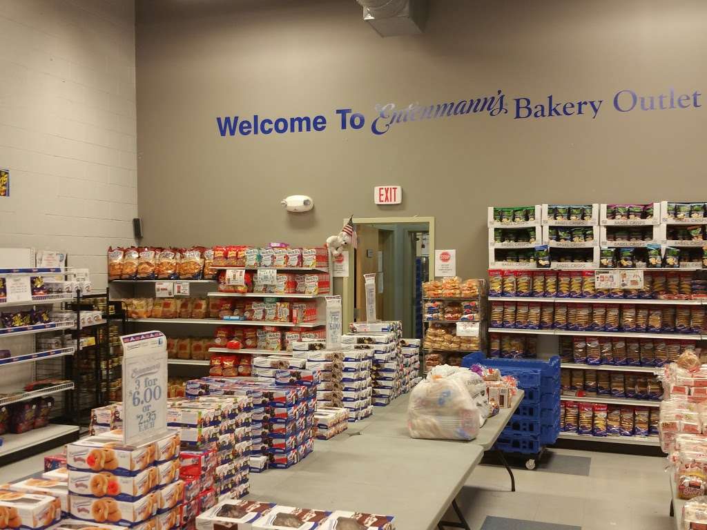 Entenmanns Bakery Outlet - bakery  | Photo 4 of 9 | Address: 100 Riverview Dr, Wayne, NJ 07470, USA | Phone: (973) 872-6167